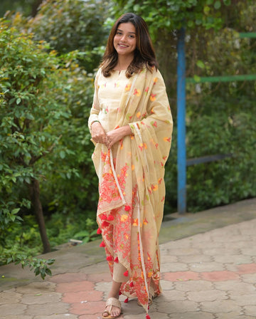 This Weaved Jamdani Suit Set