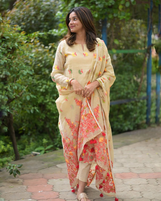 This Weaved Jamdani Suit Set
